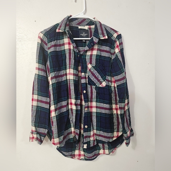 American Eagle Outfitters Boyfriend Fit Plaid Button Down Shirt! - Picture 1 of 5